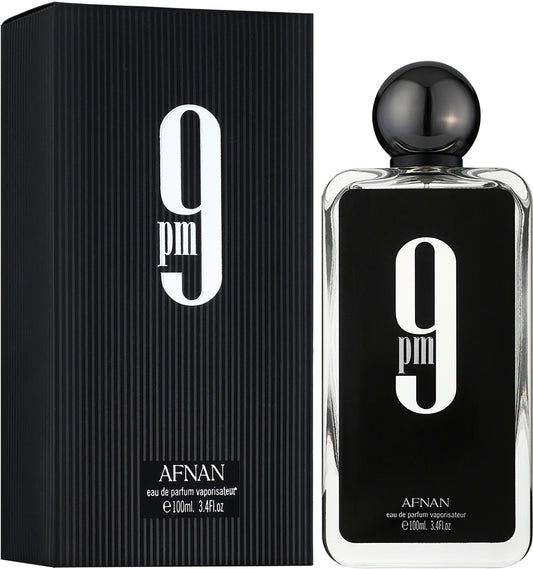 Perfume 9PM de Afnan para hombre con notas de manzana, canela, lavanda, bergamota, flor de azahar, vainilla y haba tonka.