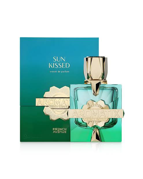 Perfume Sun Kissed Aromatix X de French Avenue unisex con notas de naranja amarga, pomelo, té, Aperol, cardamomo y vainilla.